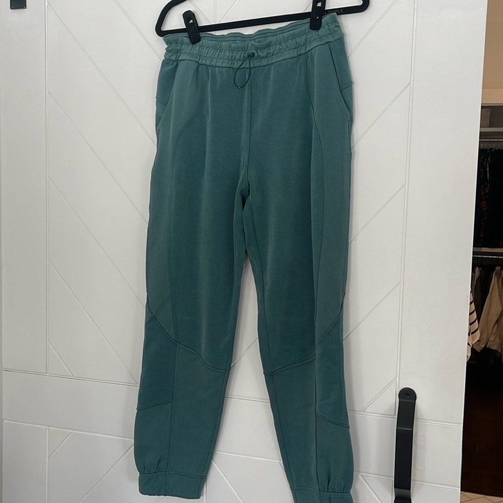 Lululemon soft stream sweatpants